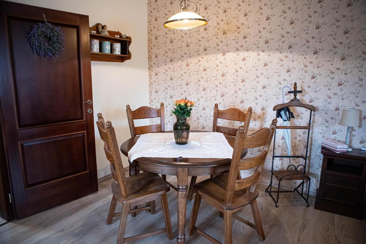 Kalvin Restaurant & Pension Rastislavice Eksteriør bilde